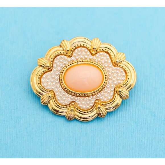 Vintage Victorian Brooch by Avon N21 - Picture 1 of 2